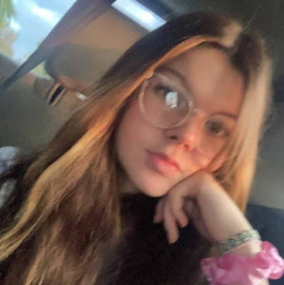 Meet your Posher, Katy - Picture 1 of 1